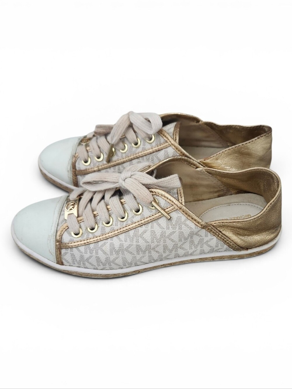😻 3/$30 Size 7.5 Michael Kors Sneakers - Picture 3 of 9